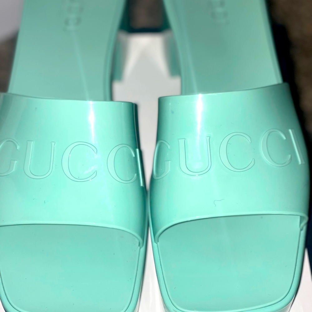 Great condition, worn once, letting go! - Picture 2 of 3